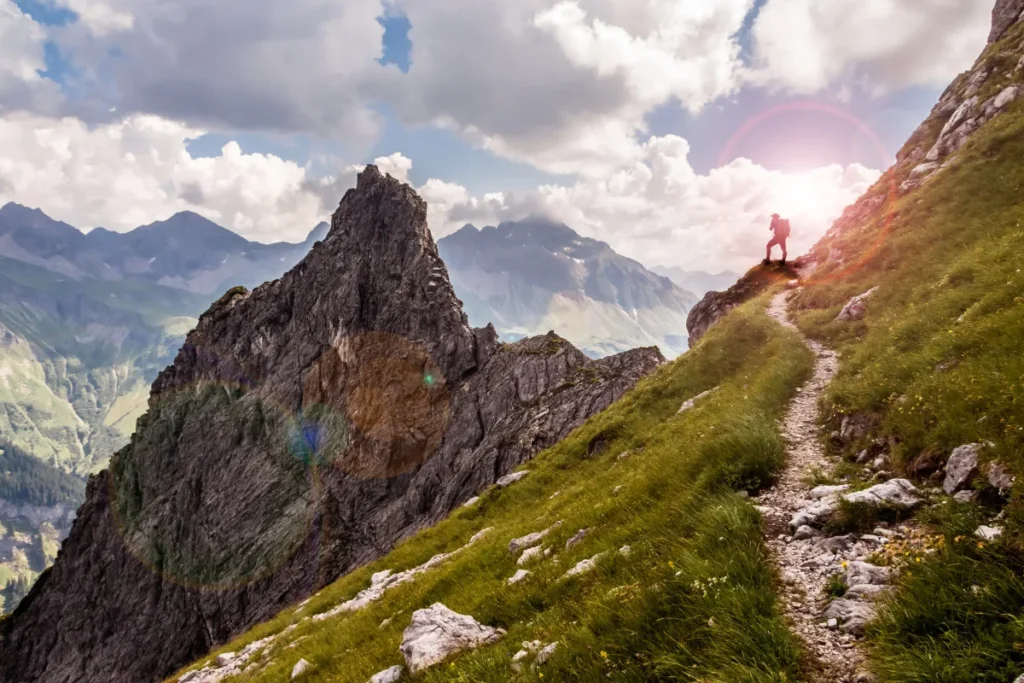 Höhenwanderwege: Die schönsten Höhenwege für Anfänger, Erfahrene und Senioren Höhenwanderwege: Die schönsten Höhenwege für Anfänger, Erfahrene und Senioren